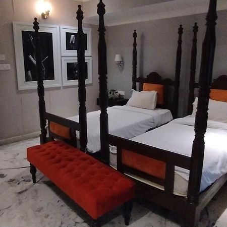 Hotel The Manor House Calcutta Extérieur photo