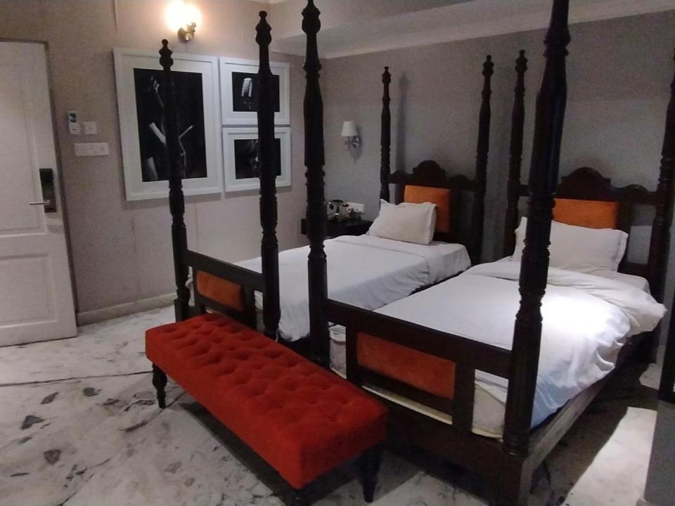 Hotel The Manor House Calcutta Extérieur photo